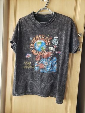 Black Graphic Short Sleeve Tee with Earth & Character Print